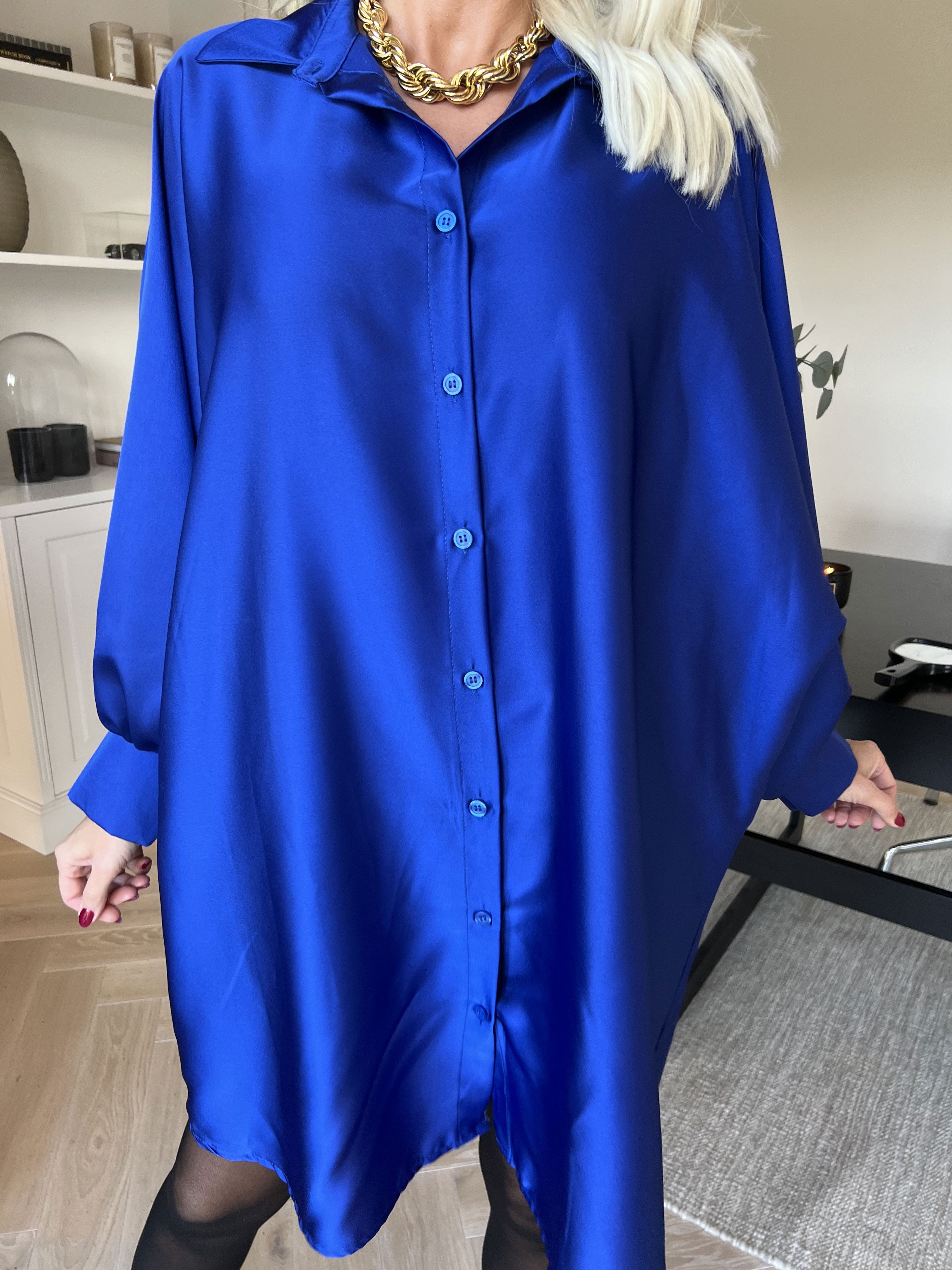 Feliciti long - Shiny skjortekjole med flagermusærmer